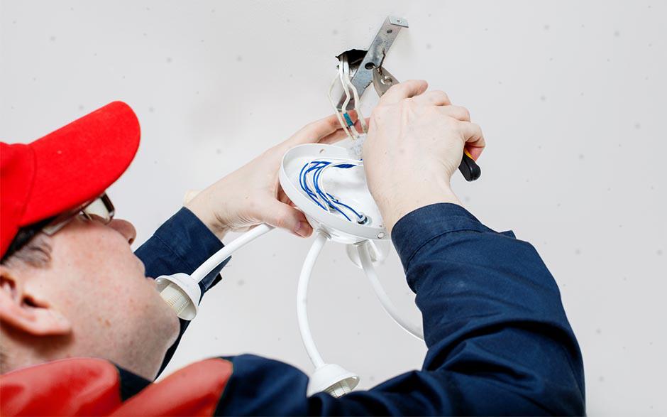 électricien dans le bâtiment Plaisir